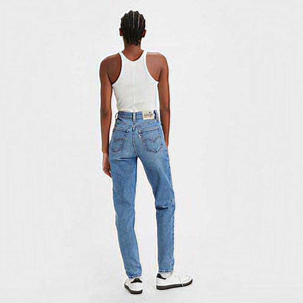 Vintage 90’s Levi’s SilverTab Mom Jean.‎